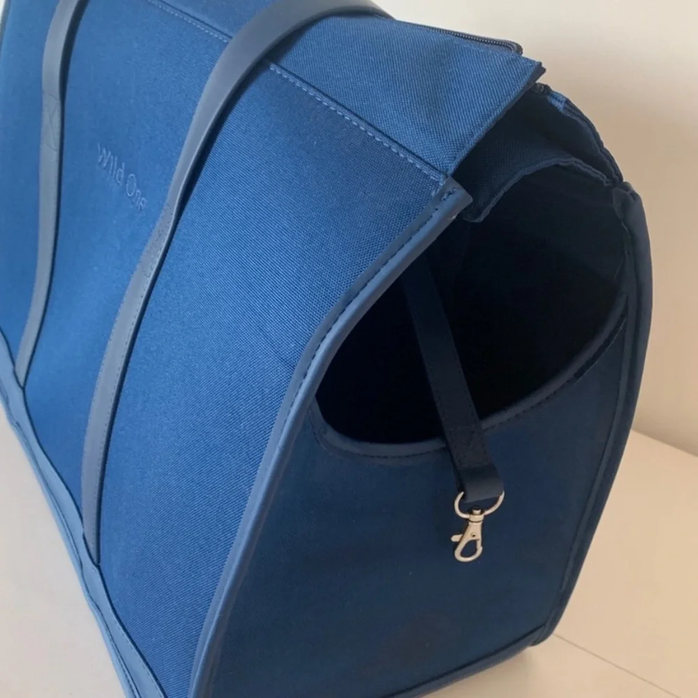 Wild One pet carrier in navy